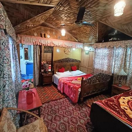 New Minar Group Of Houseboats Hotel Srīnagar Eksteriør billede