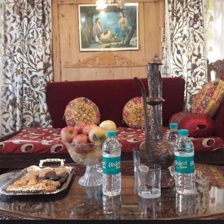 New Minar Group Of Houseboats Hotel Srīnagar Eksteriør billede