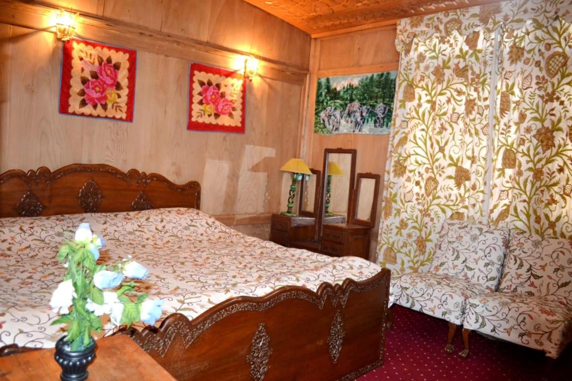 New Minar Group Of Houseboats Hotel Srīnagar Eksteriør billede