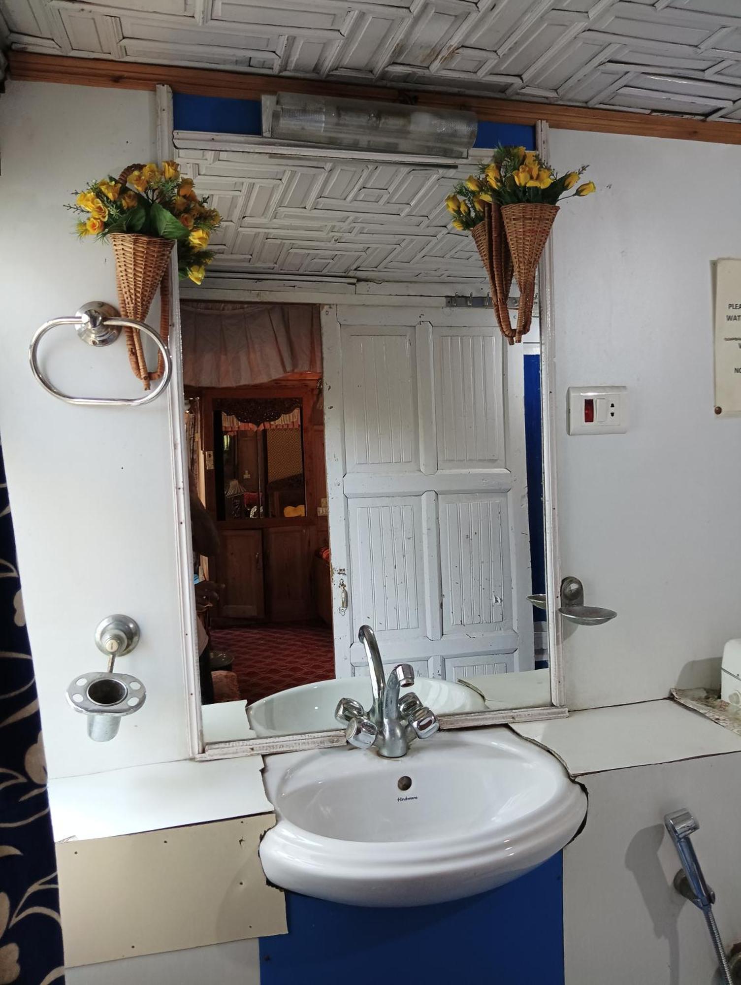 New Minar Group Of Houseboats Hotel Srīnagar Eksteriør billede