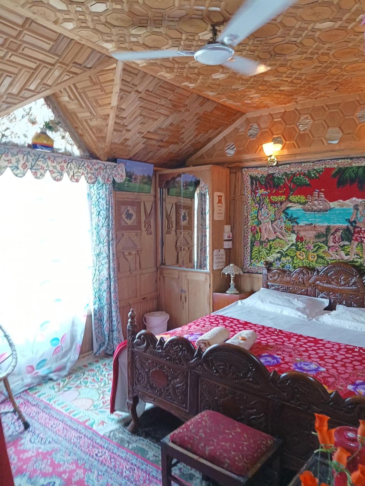New Minar Group Of Houseboats Hotel Srīnagar Eksteriør billede