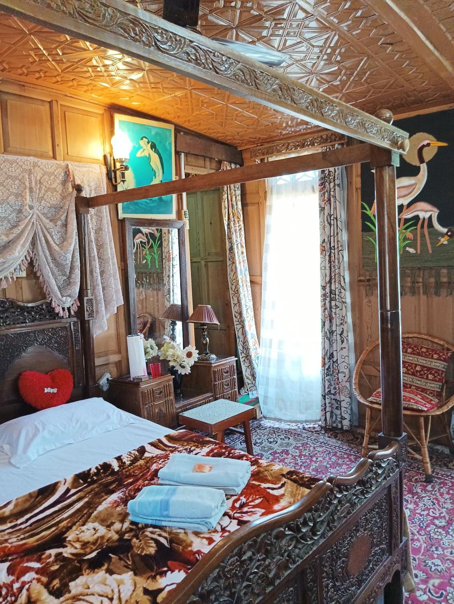 New Minar Group Of Houseboats Hotel Srīnagar Eksteriør billede