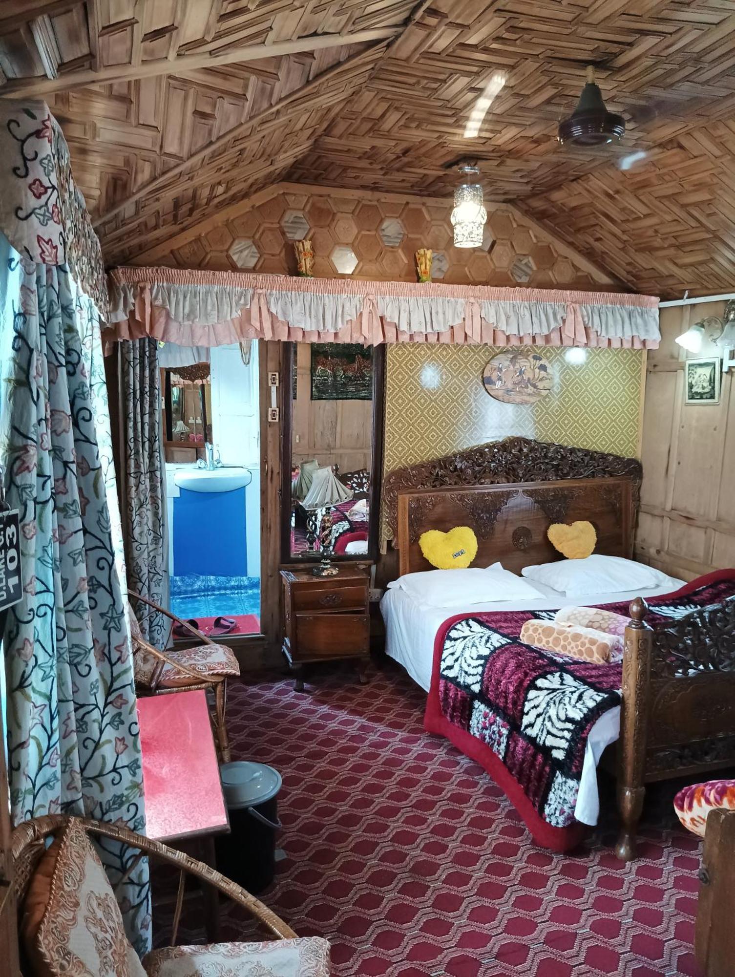 New Minar Group Of Houseboats Hotel Srīnagar Eksteriør billede